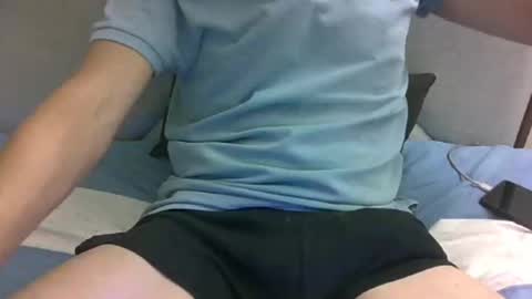 fonzi_flores online show from February 22, 12:28 pm