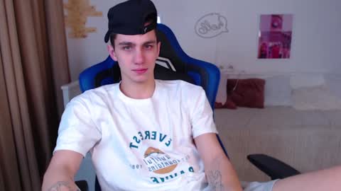 Frank online show from December 8, 3:32 am