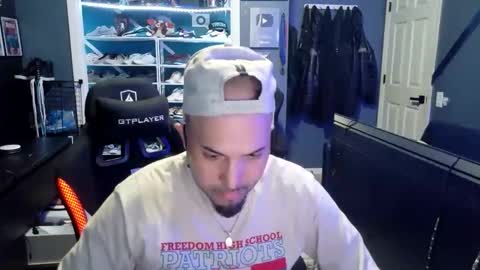Snapshot of frankievw9 chatting on October 24, 6:04 am frankievw9 online show from October 24, 6:04 am