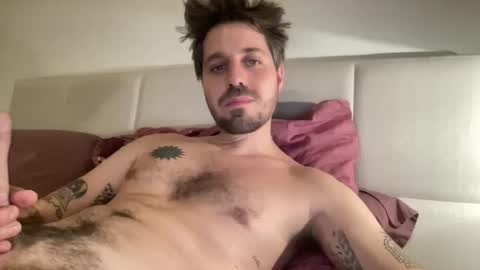 Snapshot of frankybiiig chatting on October 16, 5:32 pm thegoodandbiiig online show from October 16, 5:32 pm