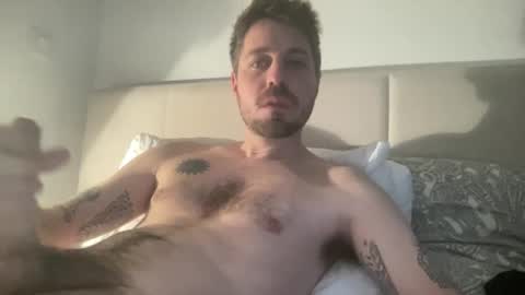 Snapshot of frankybiiig chatting on January 20, 3:28 pm thegoodandbiiig online show from January 20, 3:28 pm