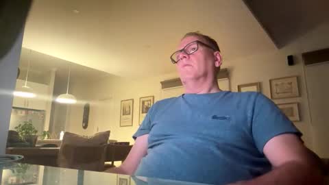 Snapshot of franzmontyhe chatting on September 18, 2:30 pm franzmontyhe online show from September 18, 2:30 pm