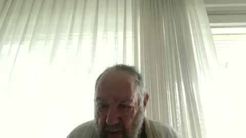 Snapshot of fredaldavid chatting on October 23, 9:02 am David Fredal online show from October 23, 9:02 am