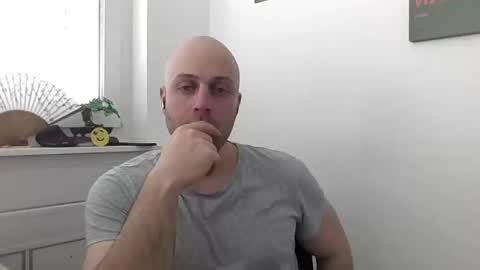 Snapshot of freddow chatting on March 6, 10:09 am freddow online show from March 6, 10:09 am