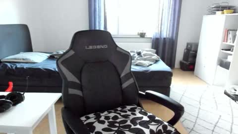 Fredrik online show from December 17, 1:29 pm