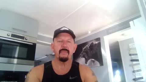 Snapshot of friskyneedsum chatting on September 29, 9:19 am bob online show from September 29, 9:19 am