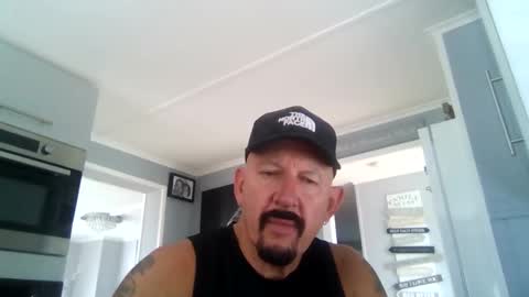 Snapshot of friskyneedsum chatting on September 23, 1:10 pm bob online show from September 23, 1:10 pm