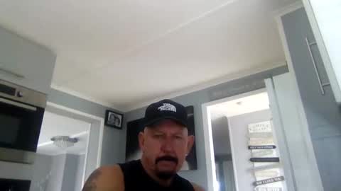 Snapshot of friskyneedsum chatting on October 20, 10:30 am bob online show from October 20, 10:30 am