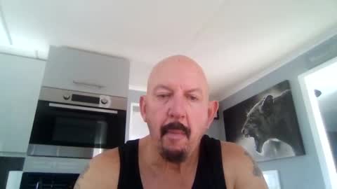 Snapshot of friskyneedsum chatting on March 4, 10:35 am bob online show from March 4, 10:35 am