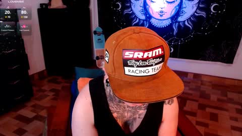 Snapshot of ftmblueyes chatting on December 30, 1:03 pm          HEHIM  online show from December 30, 1:03 pm