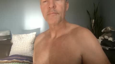 Snapshot of fuertecock chatting on November 1, 11:20 pm Gregorio online show from November 1, 11:20 pm