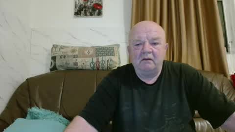 fullballs6 online show from March 25, 3:10 am