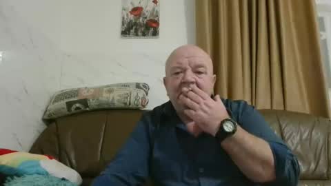 fullballs6 online show from December 23, 3:37 am