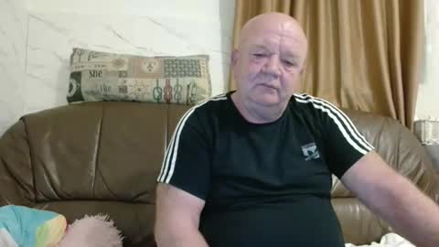 fullballs6 online show from April 3, 2:08 am