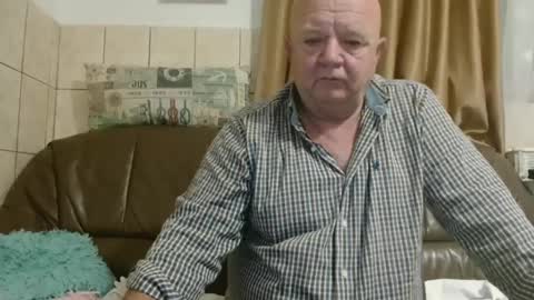 Snapshot of fullballs6 chatting on October 3, 2:16 am fullballs6 online show from October 3, 2:16 am