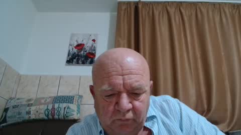 Snapshot of fullballs6 chatting on December 14, 2:01 am fullballs6 online show from December 14, 2:01 am