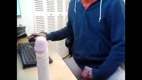 Snapshot of funtimes3957 chatting on January 6, 9:43 pm Funtimes3957 online show from January 6, 9:43 pm