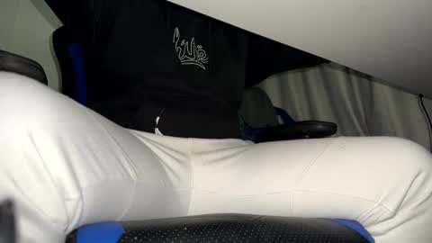 Gabeitches16 online show from December 17, 9:50 am