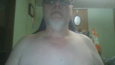 Snapshot of gadude45 chatting on October 24, 2:57 am gadude45 online show from October 24, 2:57 am