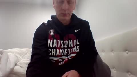 Snapshot of gamerboy200 chatting on December 3, 7:19 am gamerboy200 online show from December 3, 7:19 am