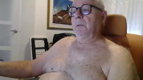 Snapshot of gamin68 chatting on October 26, 2:08 pm gamin68 online show from October 26, 2:08 pm