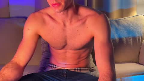 big boy ghost face online show from October 8, 1:21 am