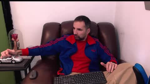 Snapshot of gianni_lion chatting on January 26, 4:30 pm Gianni online show from January 26, 4:30 pm