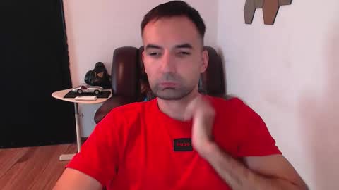 Snapshot of gianni_lion chatting on October 12, 12:32 pm Gianni online show from October 12, 12:32 pm