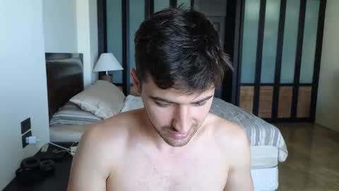 gilbertogonzales online show from December 2, 3:31 am