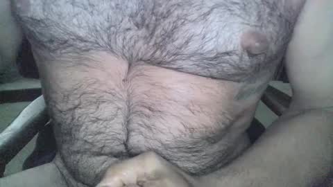 Snapshot of girthyhunguy chatting on October 5, 8:13 pm girthyhunguy online show from October 5, 8:13 pm