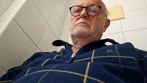 giutomma930394 online show from March 16, 10:41 am