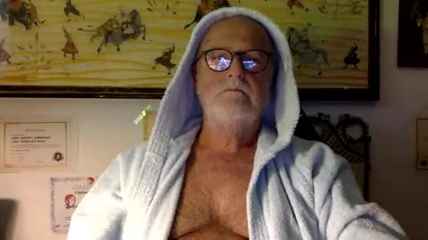 giutomma930394 online show from October 22, 8:18 am