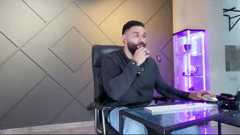 Snapshot of glennmasters chatting on February 27, 6:50 am Matthew .. for short call me Matt online show from February 27, 6:50 am