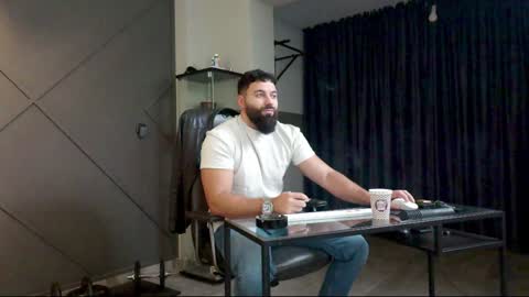 Snapshot of glennmasters chatting on December 20, 3:47 am Matthew .. for short call me Matt online show from December 20, 3:47 am