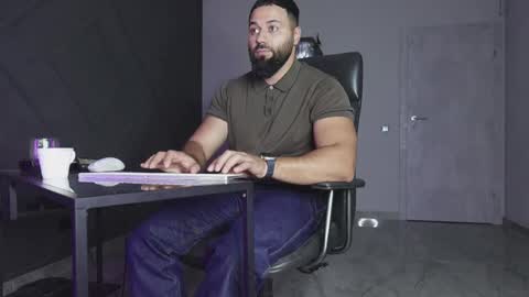 Snapshot of glennmasters chatting on October 21, 8:34 pm Matthew .. for short call me Matt online show from October 21, 8:34 pm