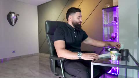 Snapshot of glennmasters chatting on March 8, 9:13 am Matthew .. for short call me Matt online show from March 8, 9:13 am