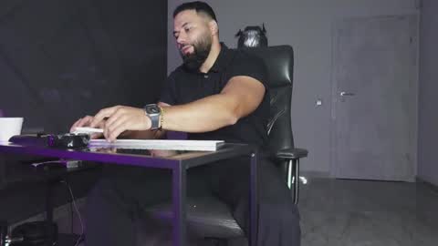 Snapshot of glennmasters chatting on September 30, 8:56 pm Matthew .. for short call me Matt online show from September 30, 8:56 pm