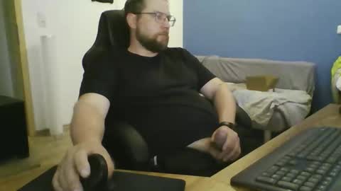 gnik_labinnah online show from April 19, 5:56 pm