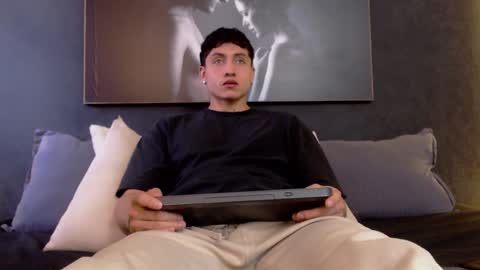 steven online show from December 19, 1:51 pm