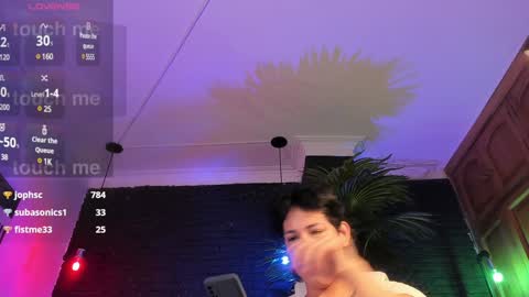 Snapshot of godly_huan chatting on February 2, 9:34 pm HUAN online show from February 2, 9:34 pm