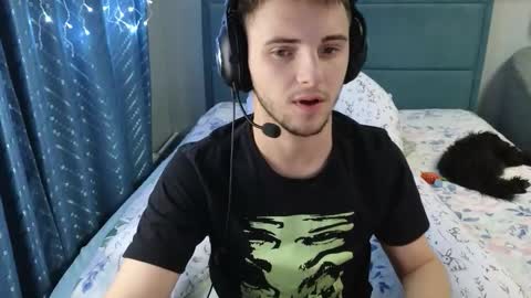 Golden boyyy21 online show from January 15, 12:03 am