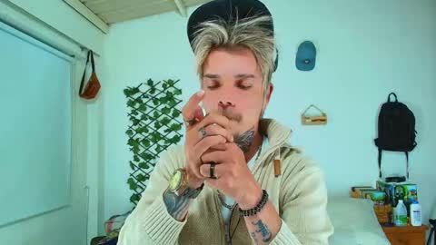 Goldy Loyal93 online show from February 15, 5:46 am