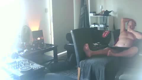 goldyguy011 online show from April 11, 3:35 am