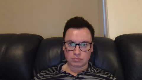 goodlookingguy379276 online show from November 2, 8:18 am