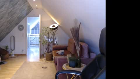 grau197077 online show from July 15, 12:01 pm