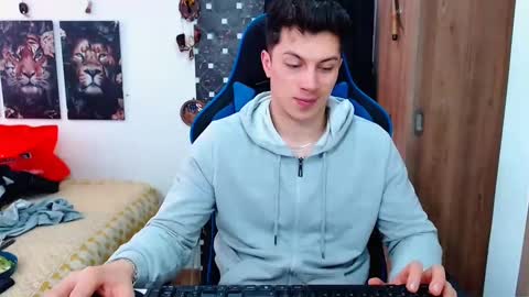 griego01 online show from December 18, 6:46 pm