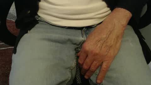 griz01 online show from February 2, 4:32 pm