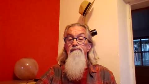 Snapshot of grybear60 chatting on October 26, 4:42 pm Grybear online show from October 26, 4:42 pm