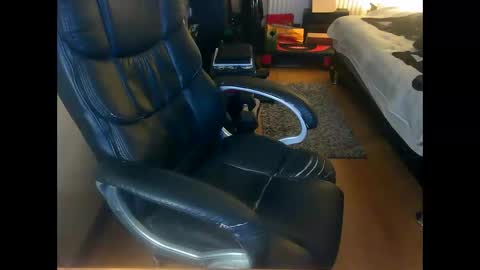 Gizzy online show from November 28, 8:33 pm