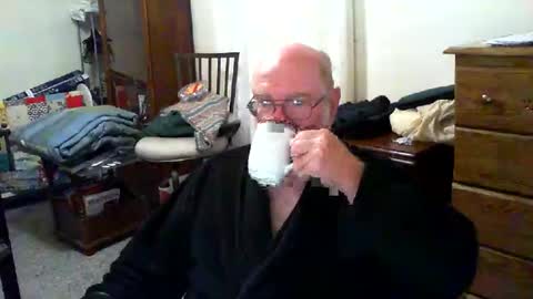 Snapshot of gtnolder60 chatting on October 24, 11:45 am Gary online show from October 24, 11:45 am